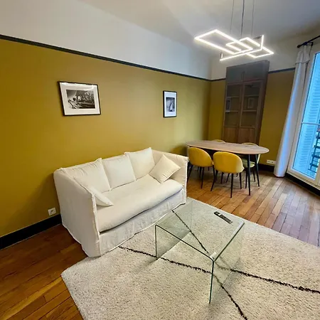Tour Eiffel Quai De Seine Marois Appartement