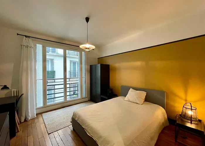 Tour Eiffel Quai De Seine Marois Appartement